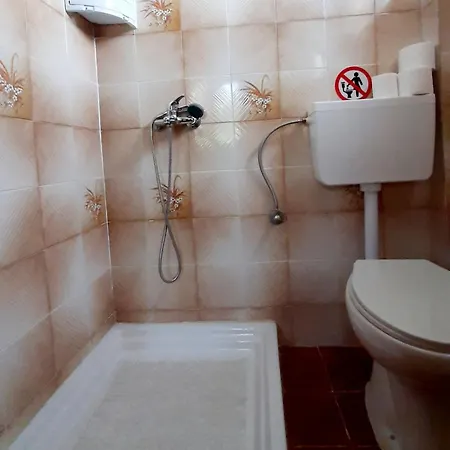 Liberty Homes ,ai Gordis Notou *